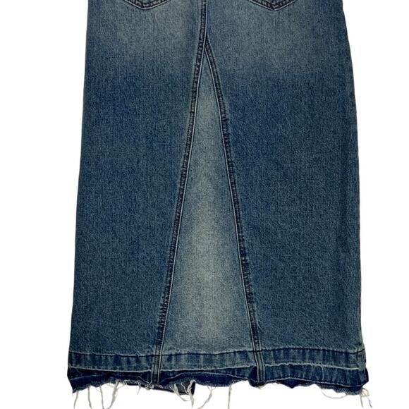 BDG Demin Skirt 5 Working Pocket Fly Zipper Closure Raw Hem Med Wash Size SX - Picture 8 of 14